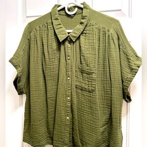 Old Navy hip length woven blouse.